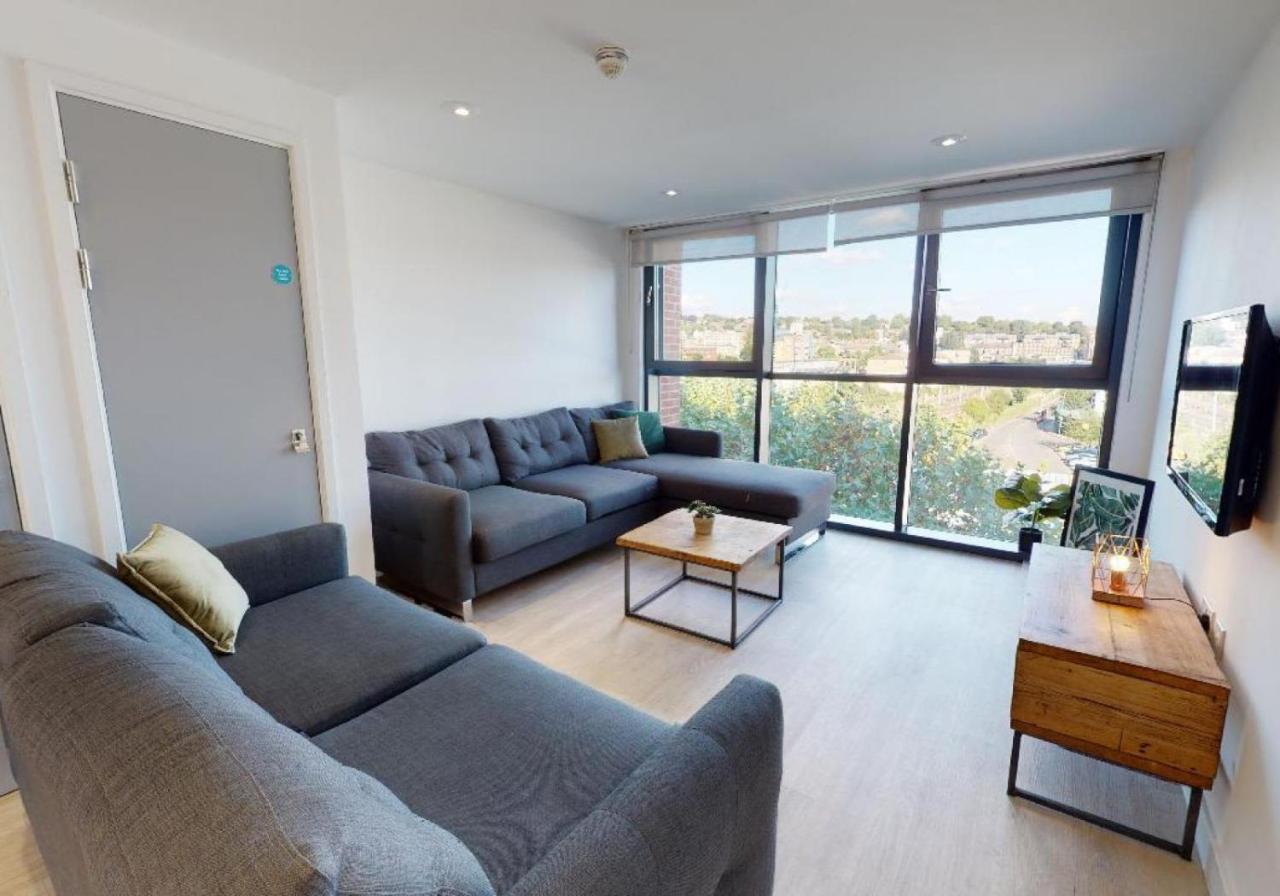 For Students Only Private Bedrooms With Shared Kitchen And Studios At Iq Haywood House In Londra Esterno foto