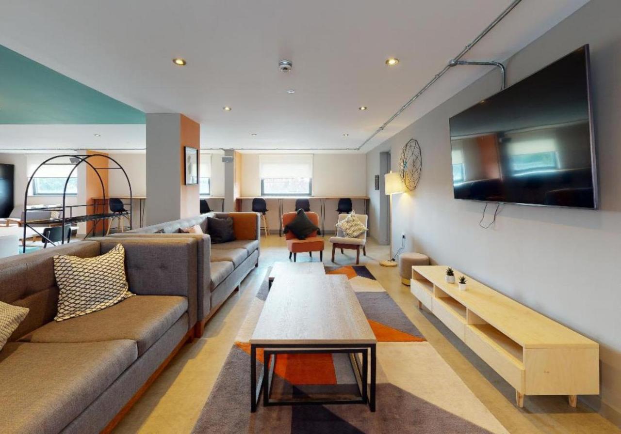 For Students Only Private Bedrooms With Shared Kitchen And Studios At Iq Haywood House In Londra Esterno foto