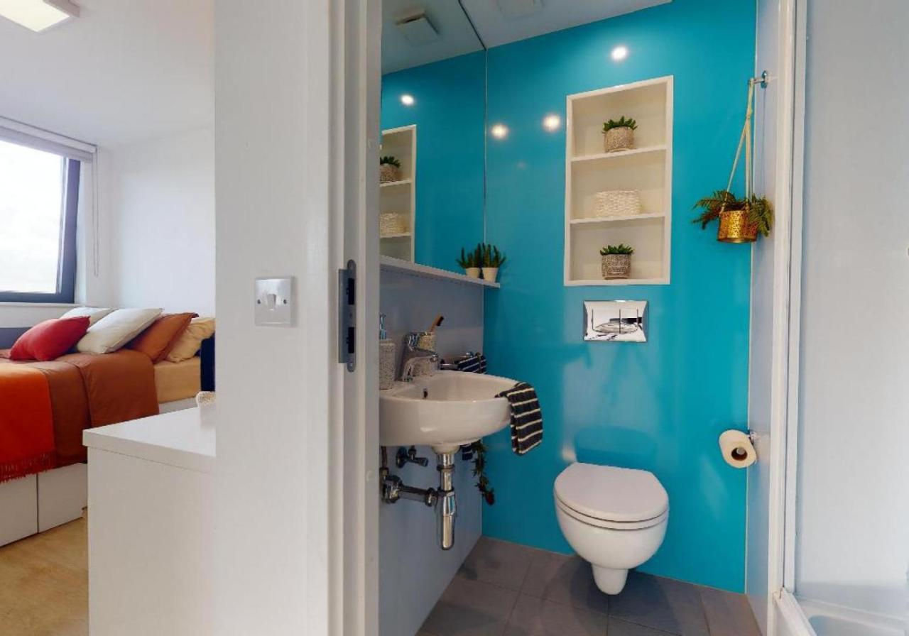 For Students Only Private Bedrooms With Shared Kitchen And Studios At Iq Haywood House In Londra Esterno foto