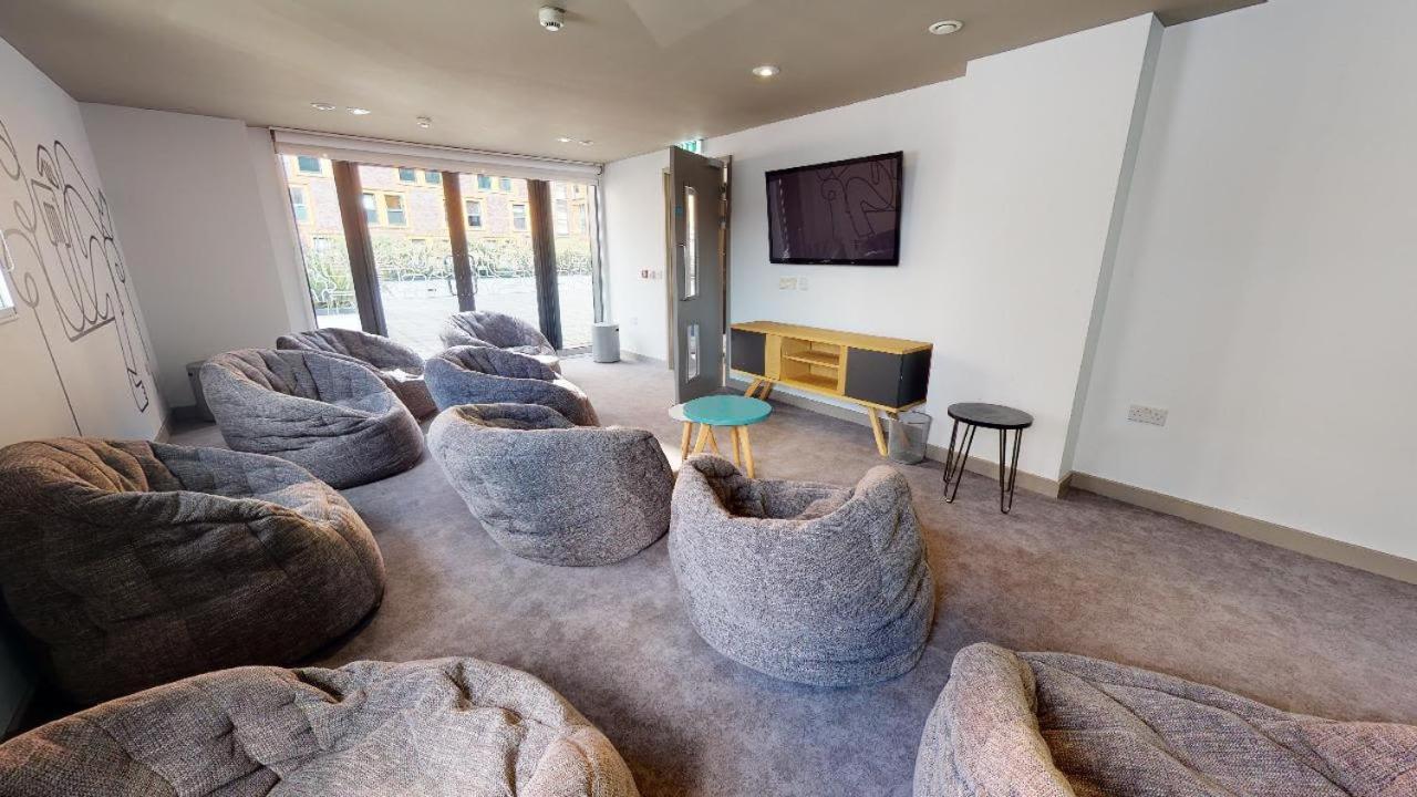 For Students Only Private Bedrooms With Shared Kitchen And Studios At Iq Haywood House In Londra Esterno foto