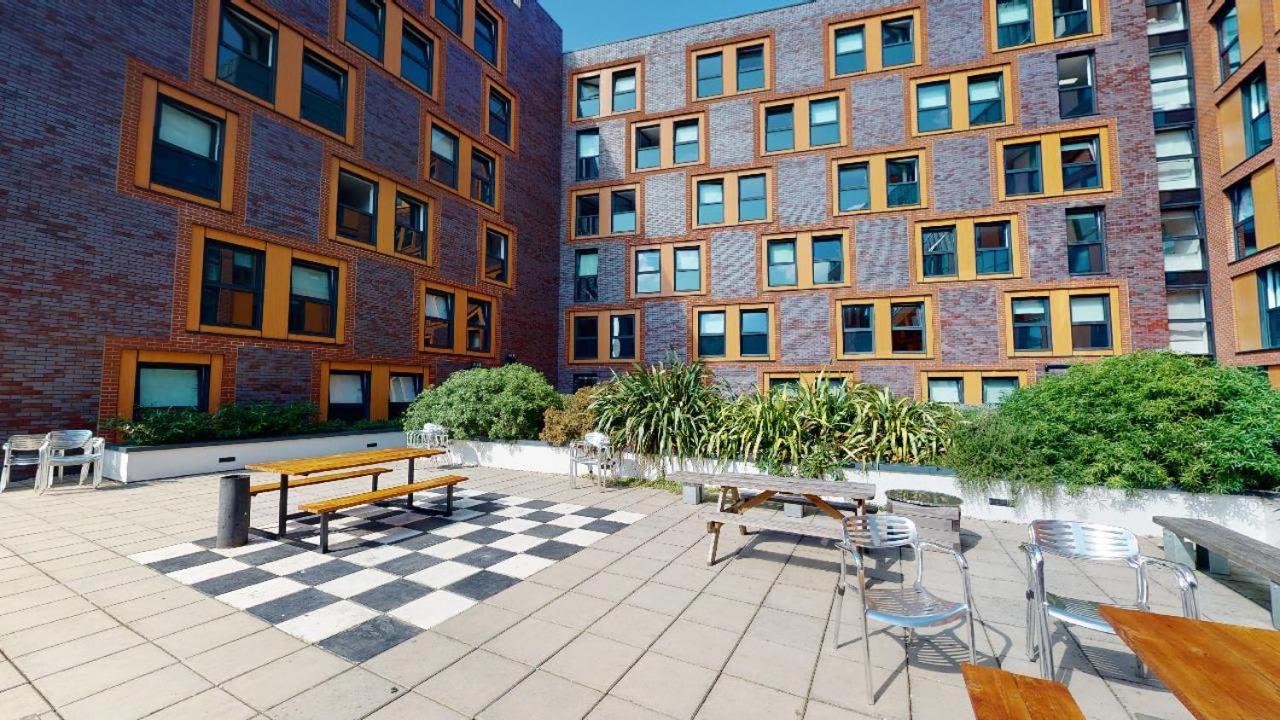 For Students Only Private Bedrooms With Shared Kitchen And Studios At Iq Haywood House In Londra Esterno foto