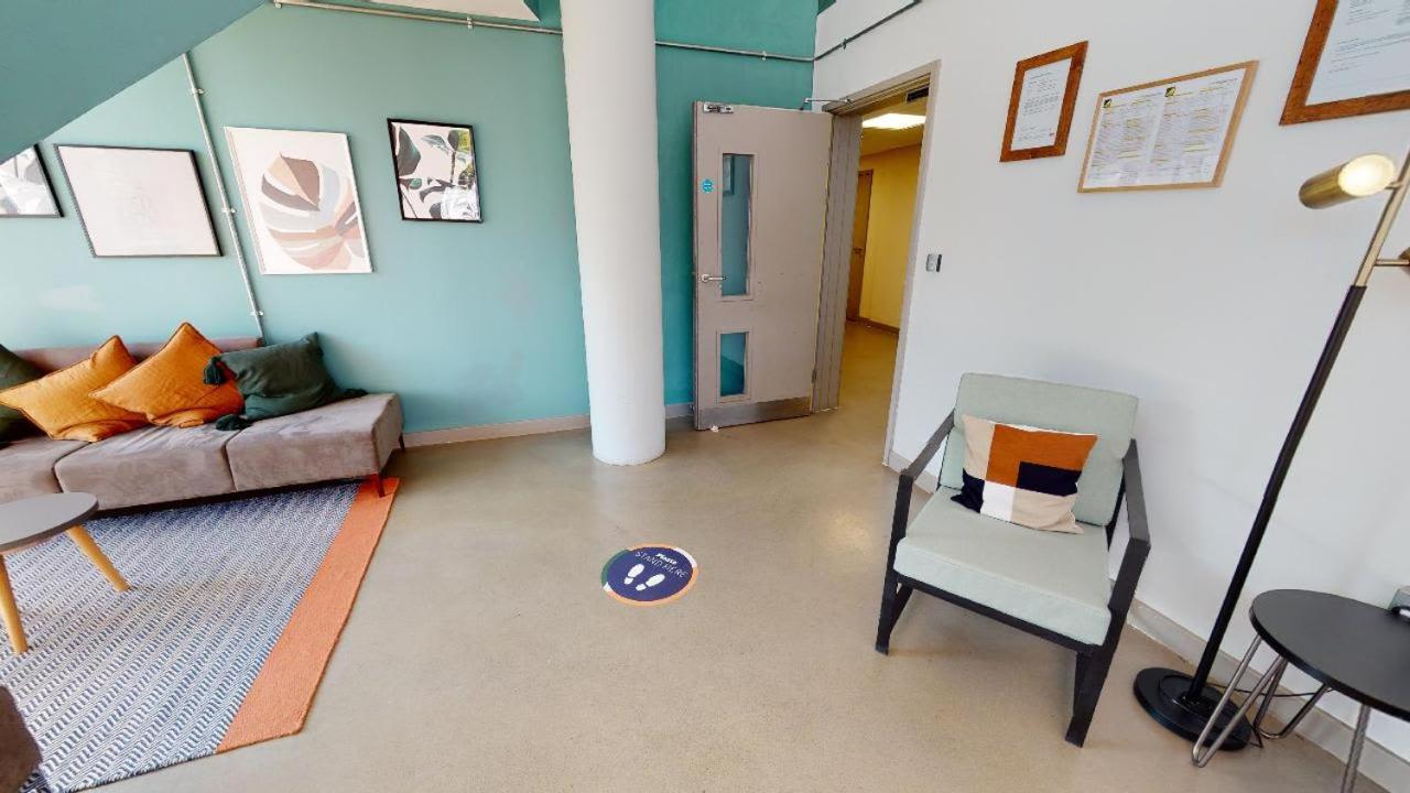 For Students Only Private Bedrooms With Shared Kitchen And Studios At Iq Haywood House In Londra Esterno foto