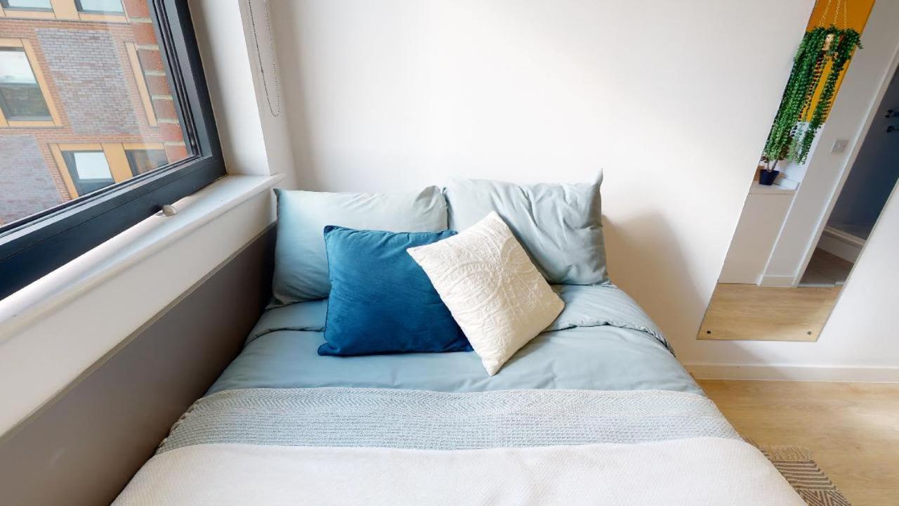 For Students Only Private Bedrooms With Shared Kitchen And Studios At Iq Haywood House In Londra Esterno foto