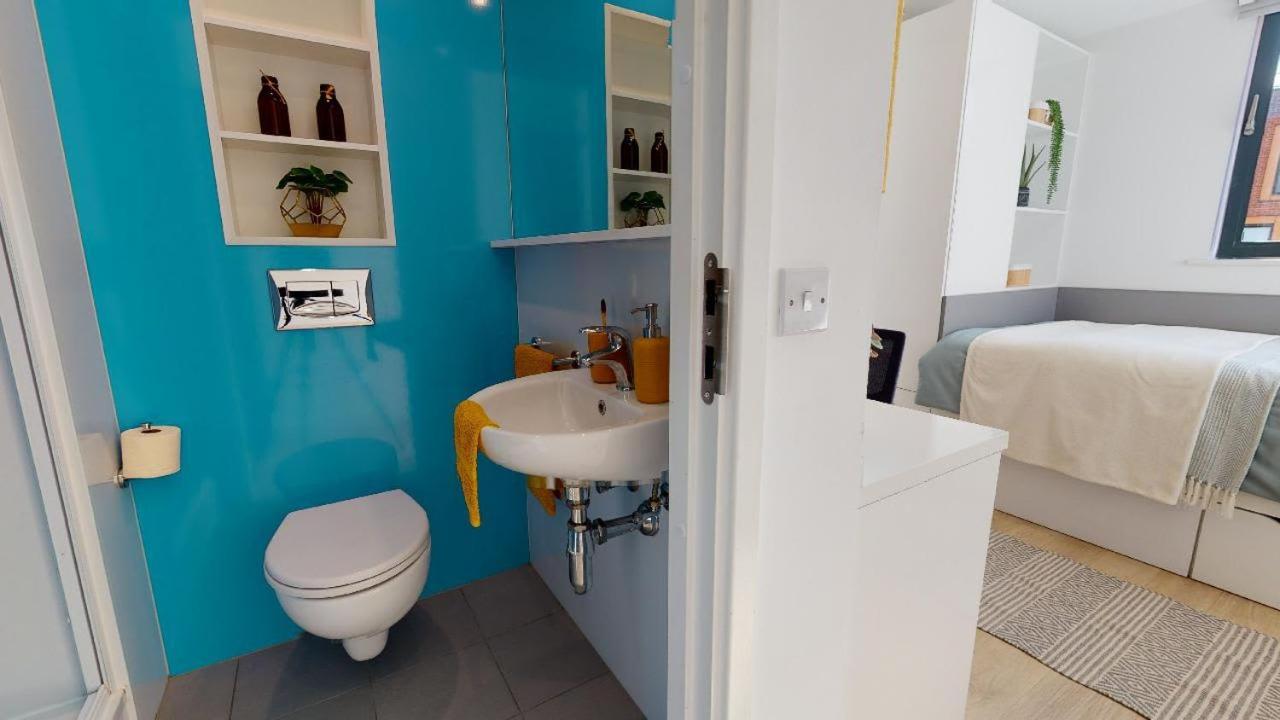 For Students Only Private Bedrooms With Shared Kitchen And Studios At Iq Haywood House In Londra Esterno foto